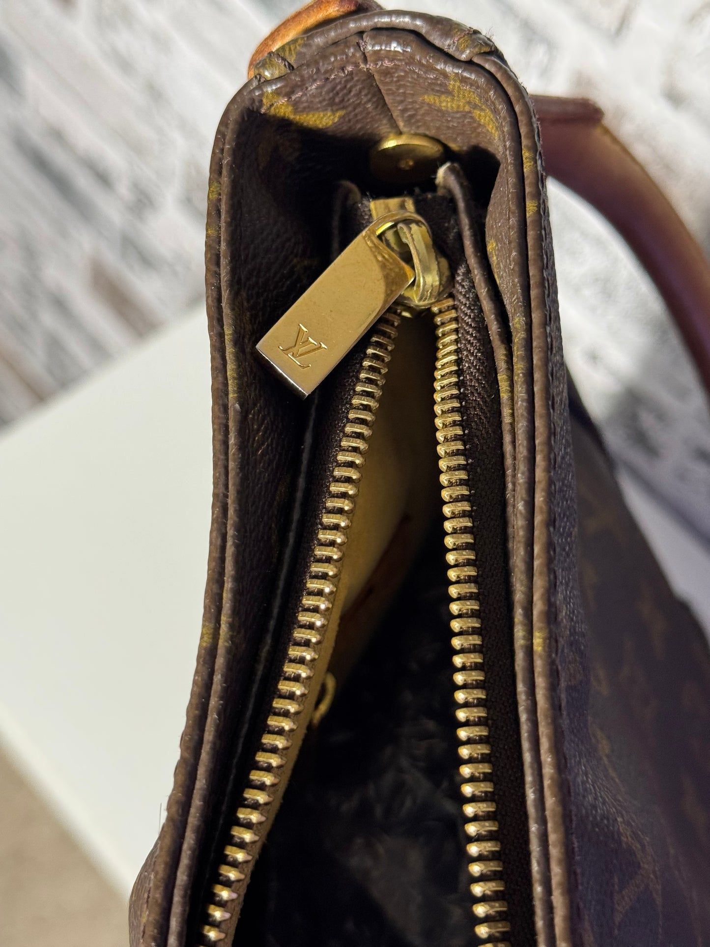 Louis Vuitton Looping GM