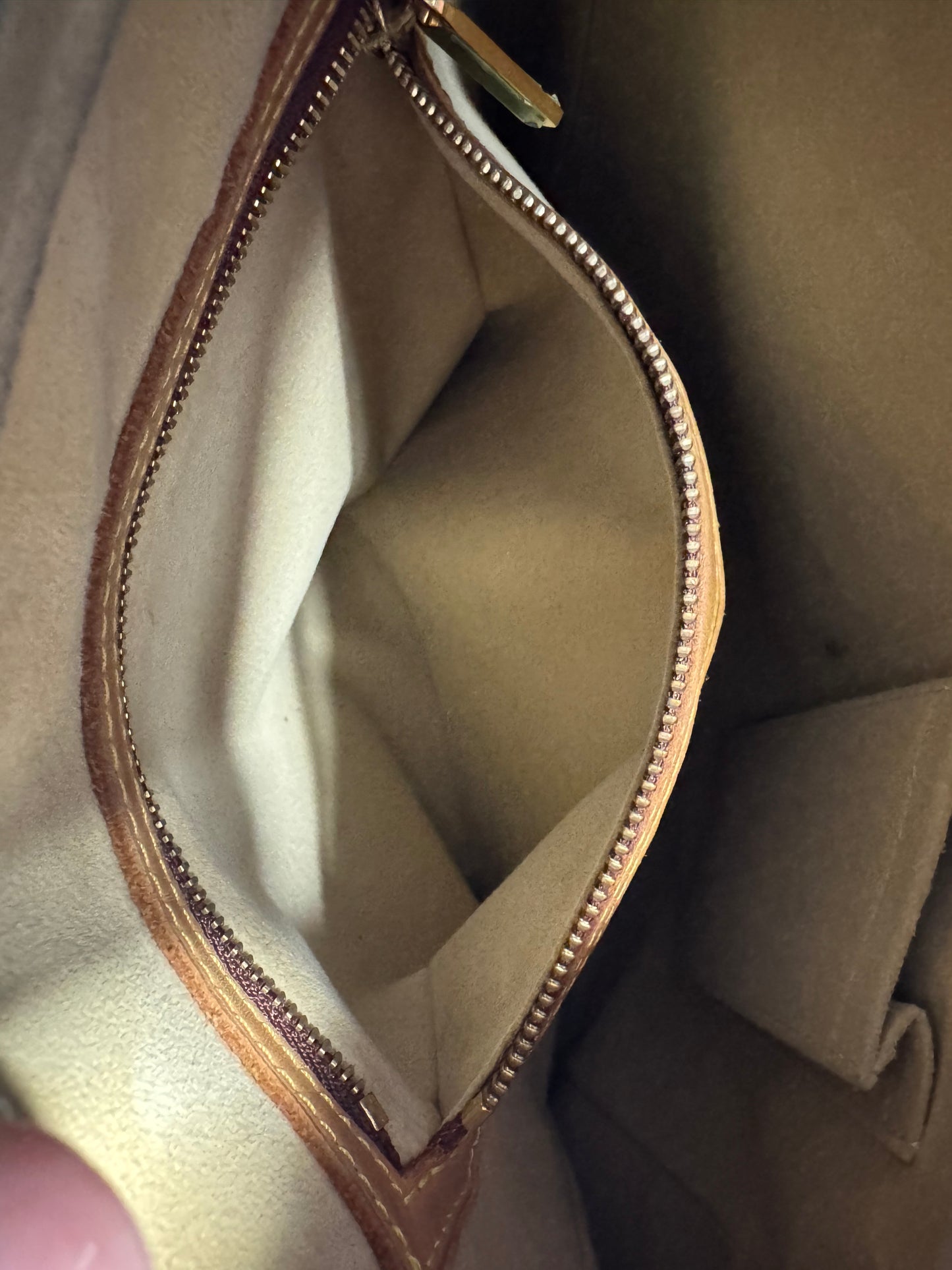 Louis Vuitton Looping GM