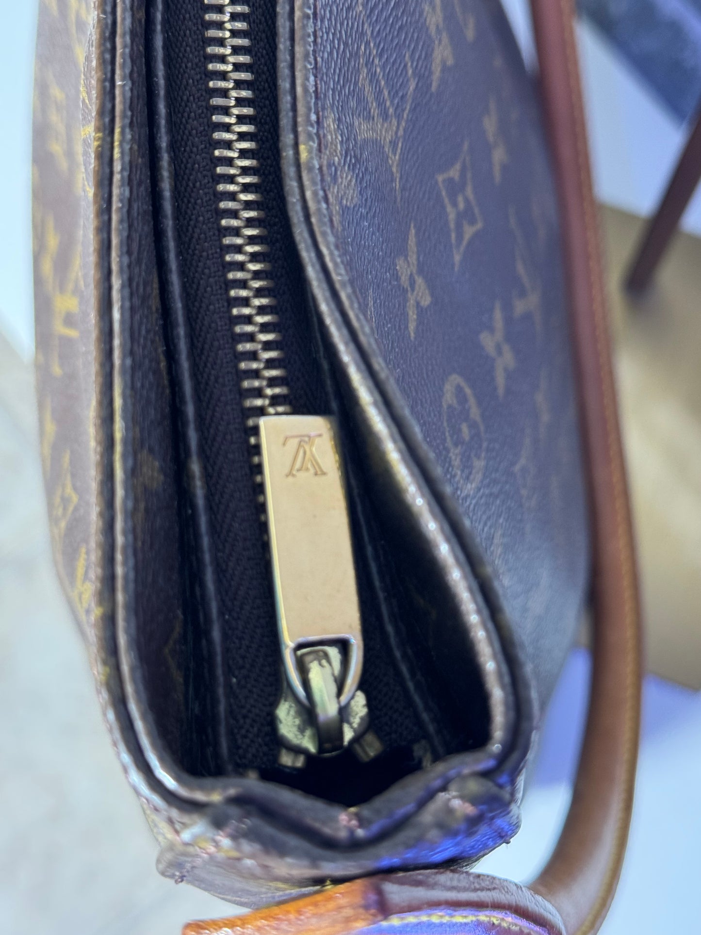 Louis Vuitton Looping GM