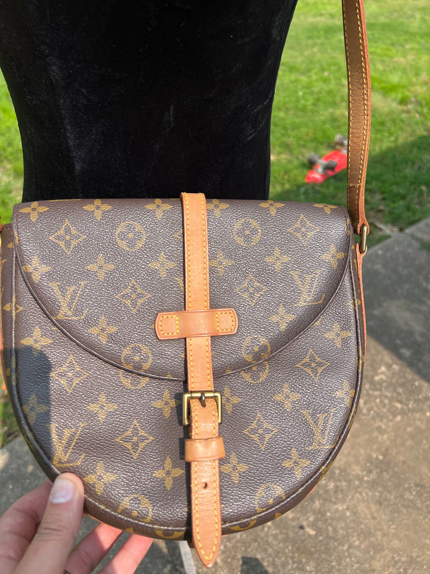 Chantilly-Crossbody