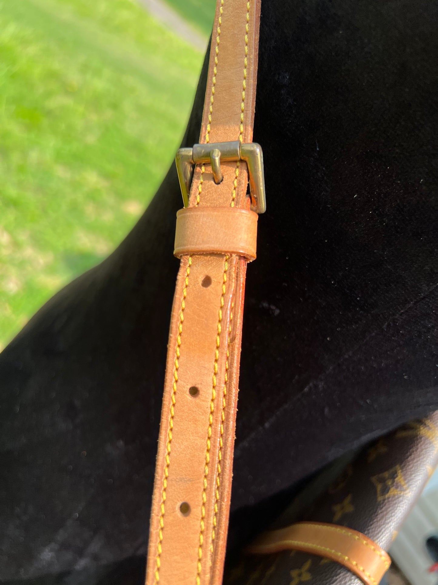 Chantilly-Crossbody