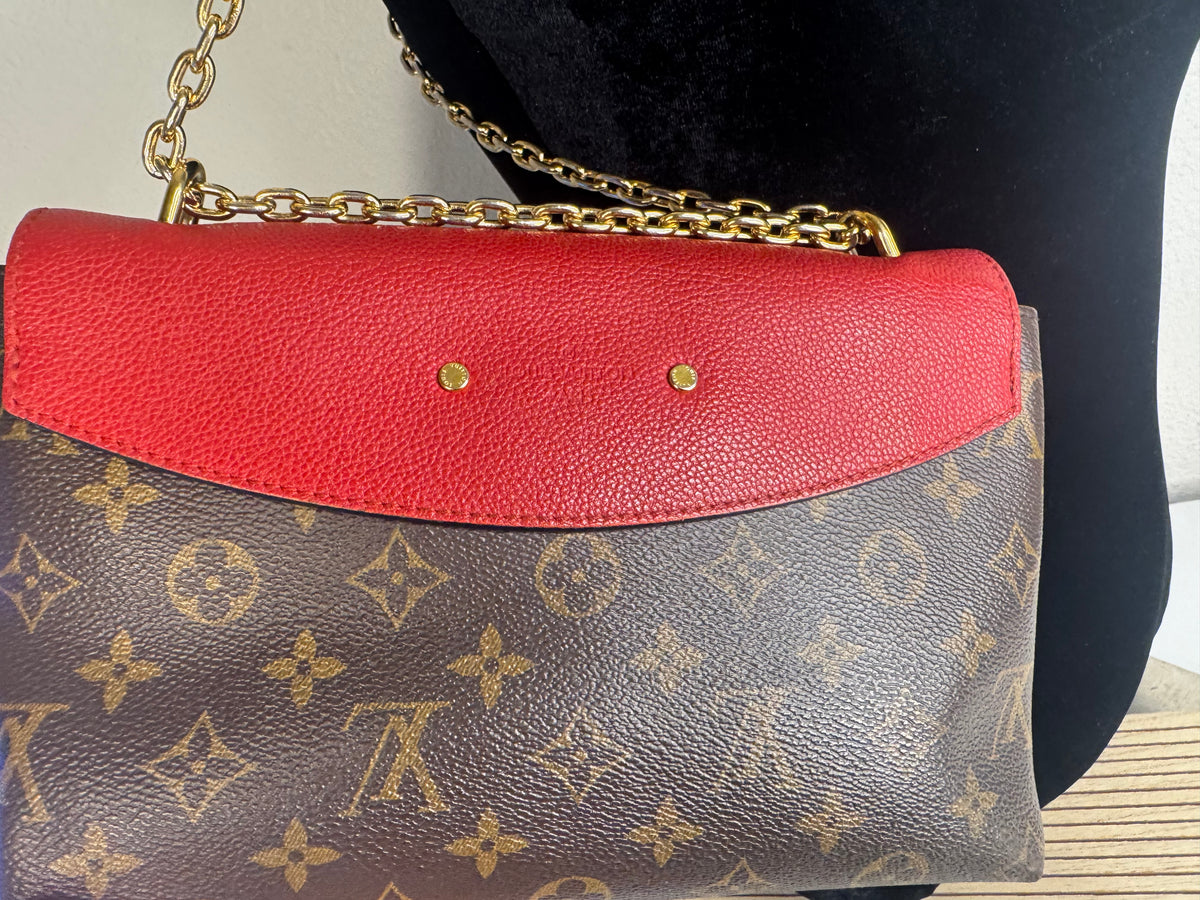 Pochette accessories and St. Placide