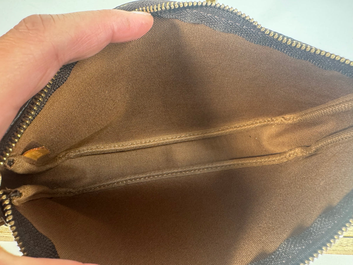 Pochette accessories and St. Placide