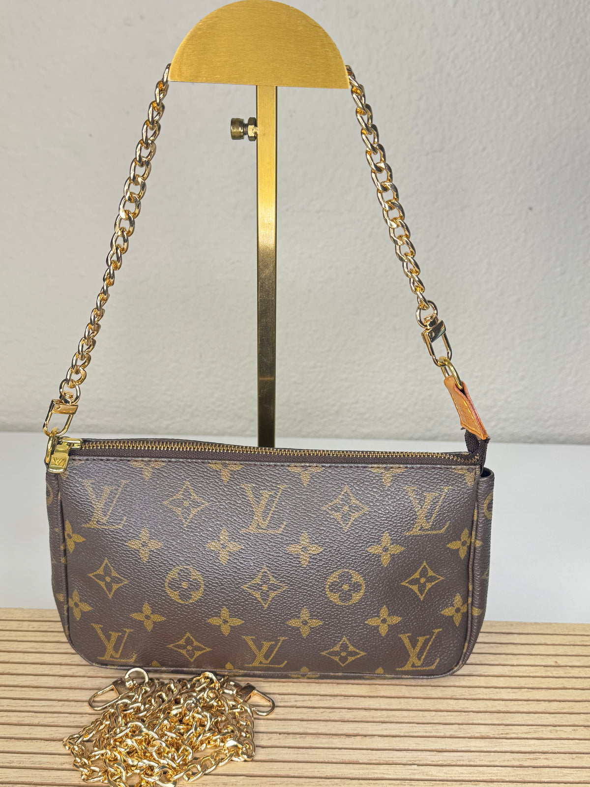 Pochette accessories and St. Placide