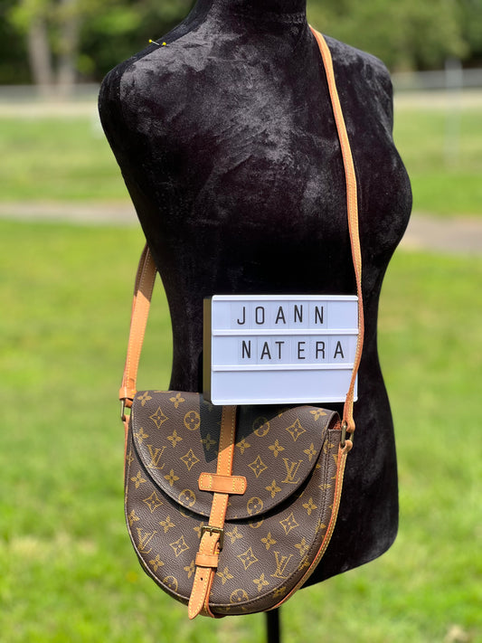 Chantilly-Crossbody