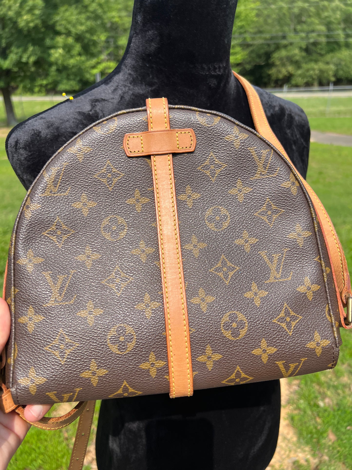 Chantilly-Crossbody